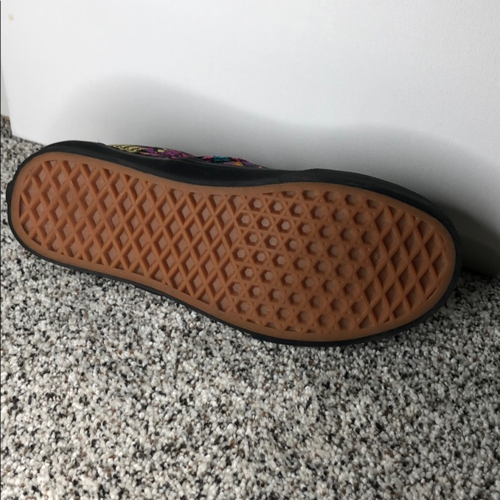 Vans - Picture 3 of 9